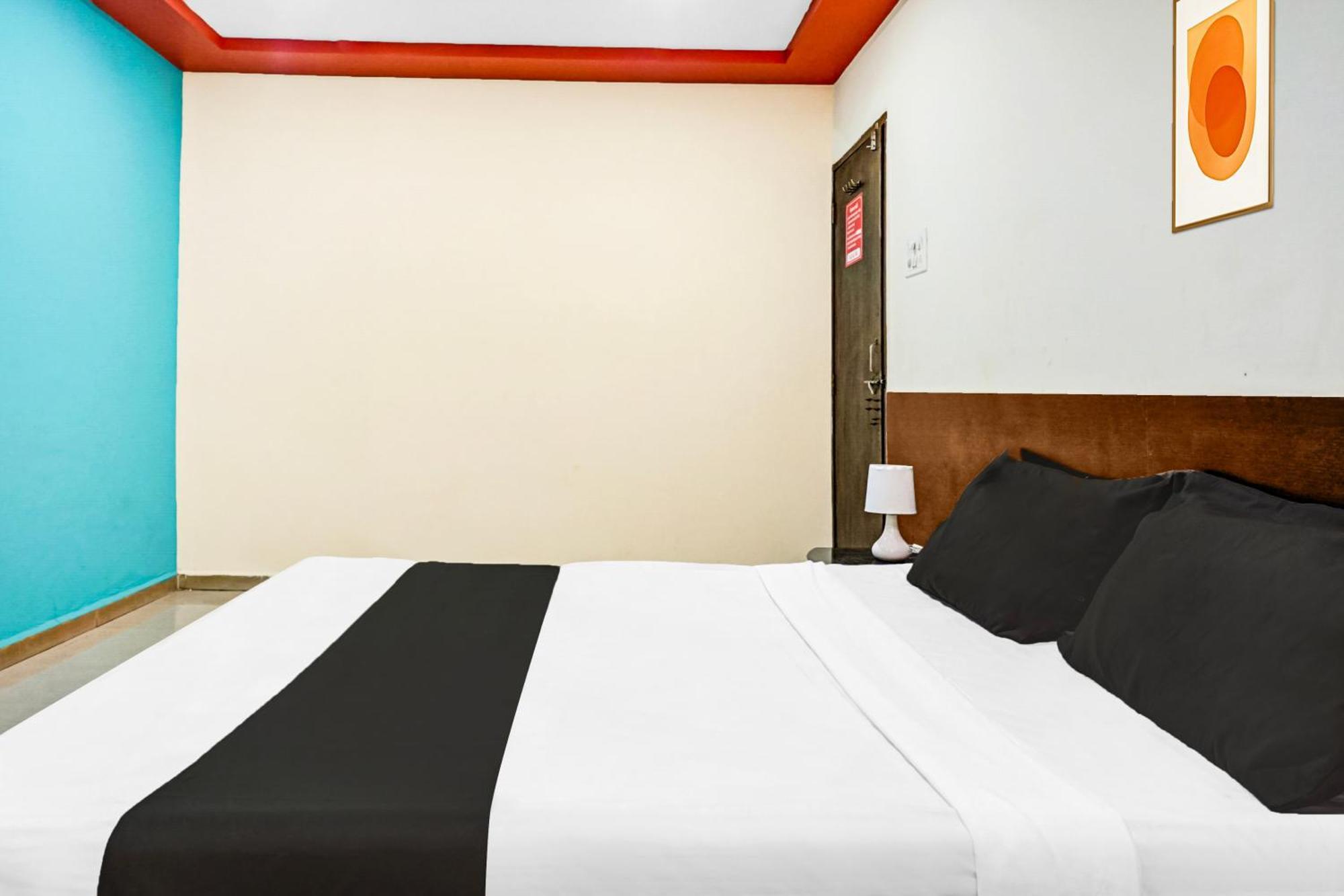 Hotel O Royal Lodge Koregaon Dış mekan fotoğraf