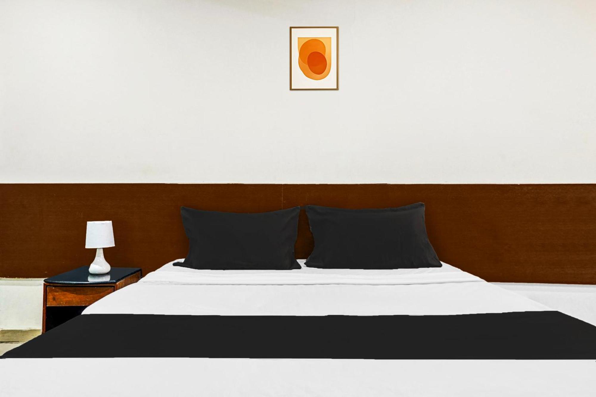 Hotel O Royal Lodge Koregaon Dış mekan fotoğraf