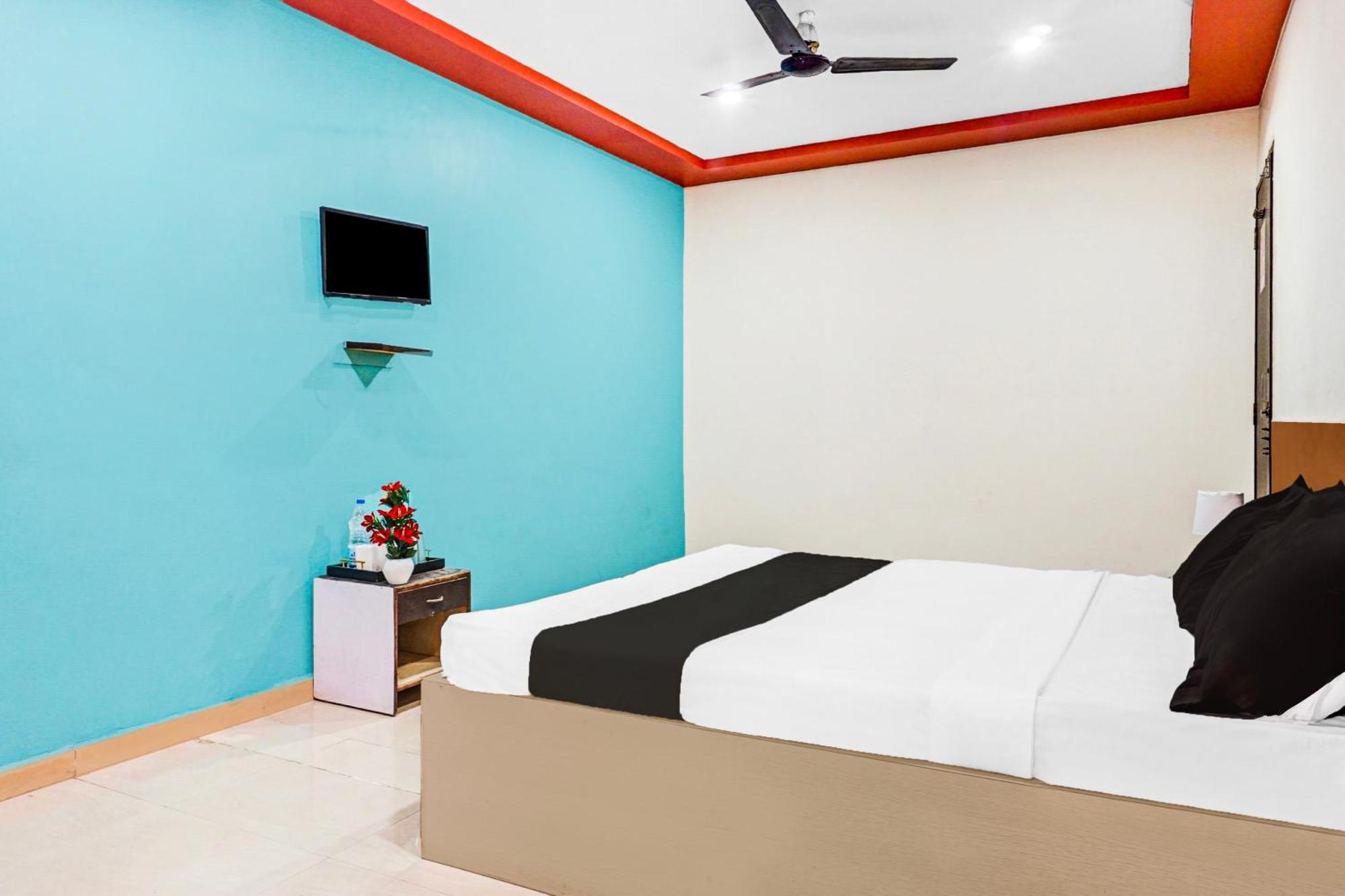 Hotel O Royal Lodge Koregaon Dış mekan fotoğraf