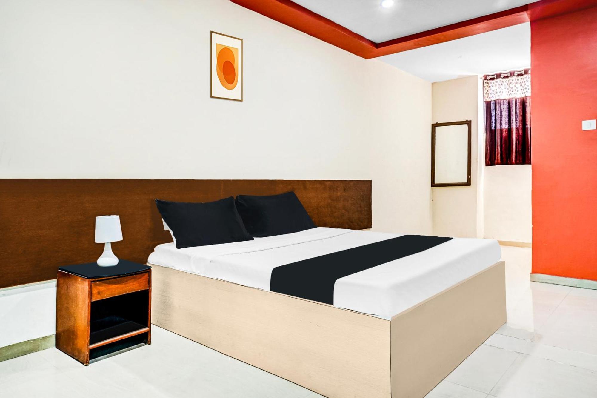 Hotel O Royal Lodge Koregaon Dış mekan fotoğraf